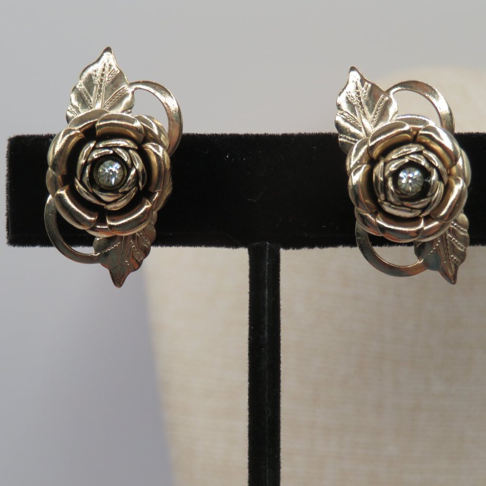 Vintage Rose Rhinestone Accent Gold Tone Screw Back Earrings - Picture 3 of 7